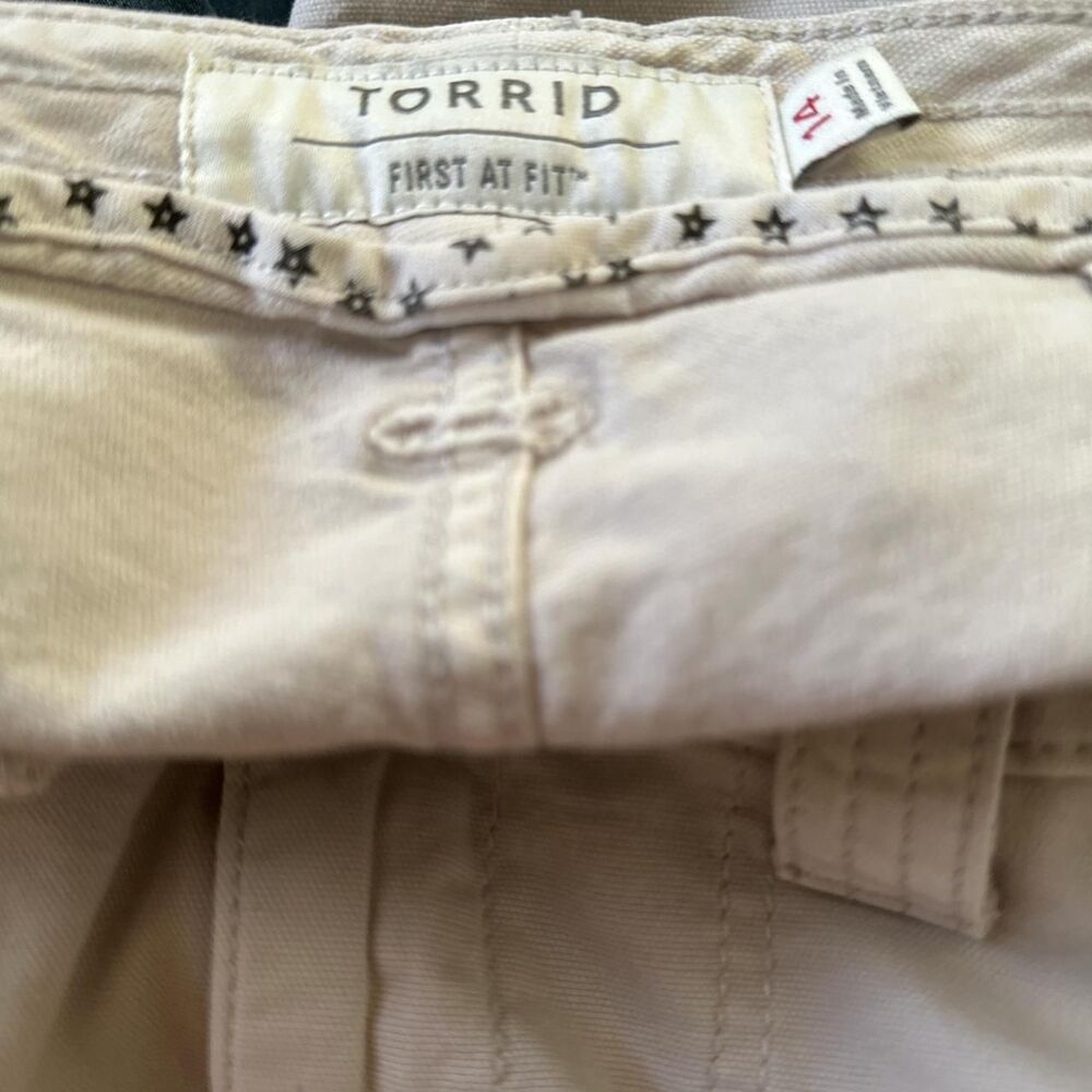 Torrid Women's Cream Jeans - Picture 3 of 4